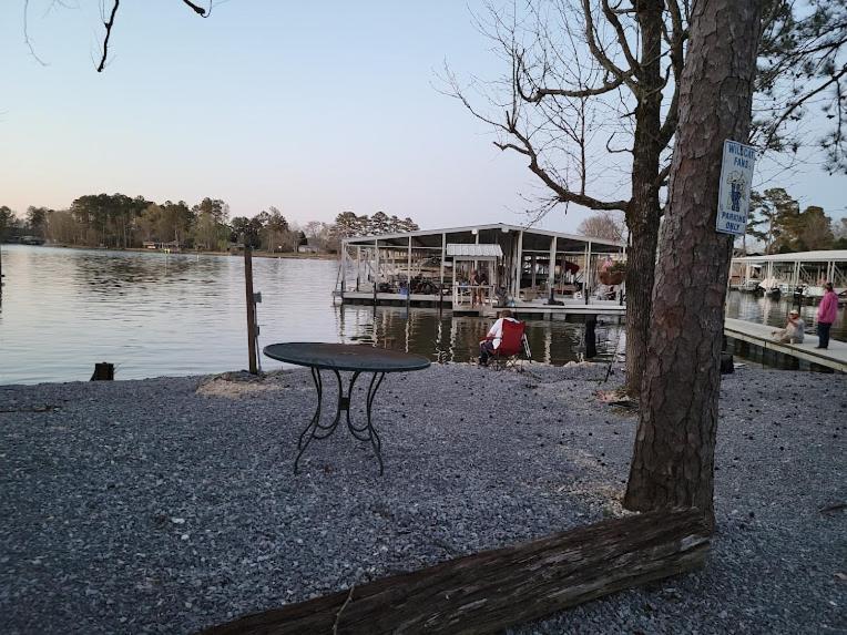 Bay Springs Country Inn & Marina Centre Exterior foto